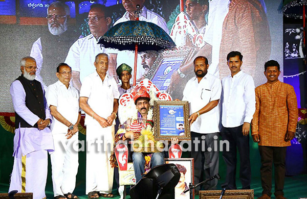 ಸುವರ್ಣ ಸಾಂಸ್ಕೃತಿಕ ಪ್ರತಿಷ್ಠಾನ: ಮೂವರು ಸಾಧಕರಿಗೆ ‘ಸುವರ್ಣ ರಂಗ’ ಸನ್ಮಾನ